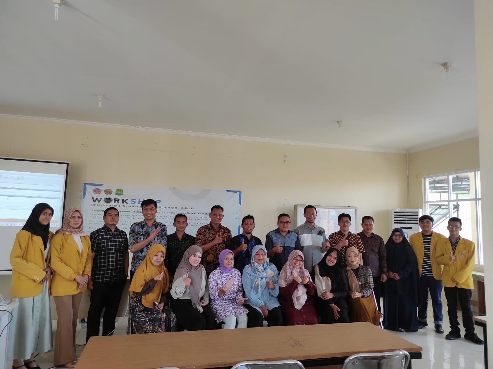 Penutupan PKM Kolaborasi Peningkatan Kompetensi Mengajar Bagi Guru Matematika Berbasis Perangkat Lunak Tingkat SMK Se Kab. Lebak